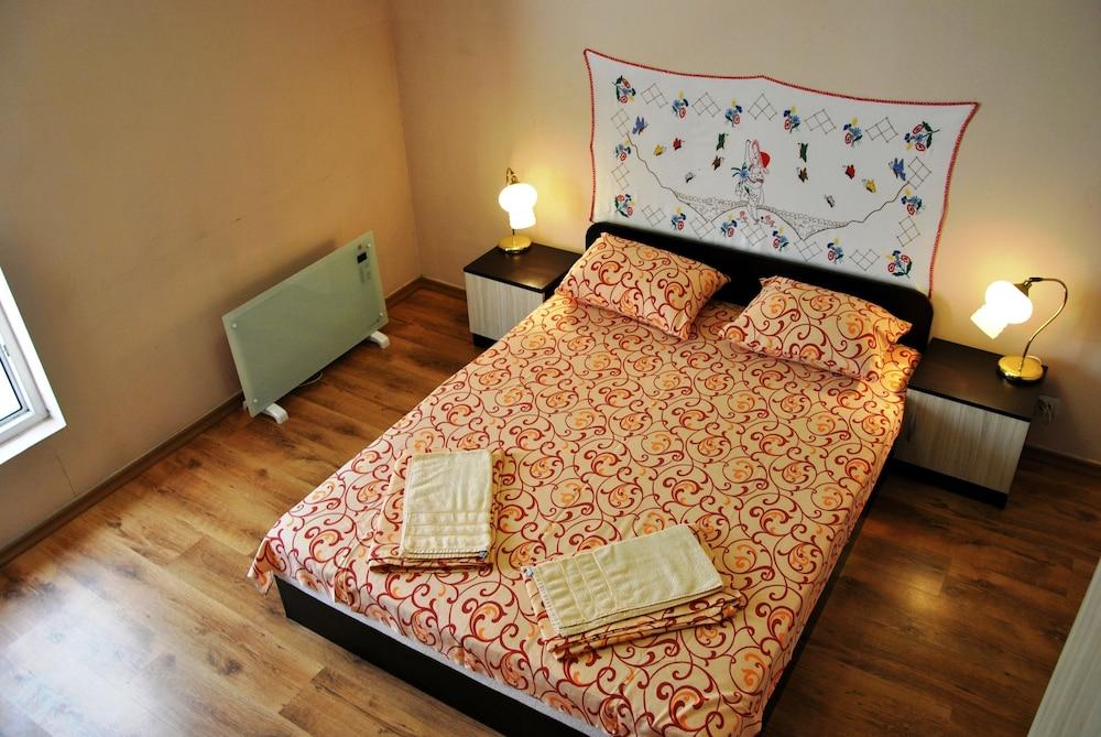 10 Coins Hostel & Tours صوفيا المظهر الخارجي الصورة