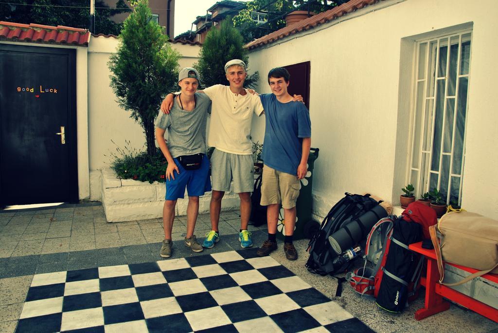 10 Coins Hostel & Tours صوفيا المظهر الخارجي الصورة